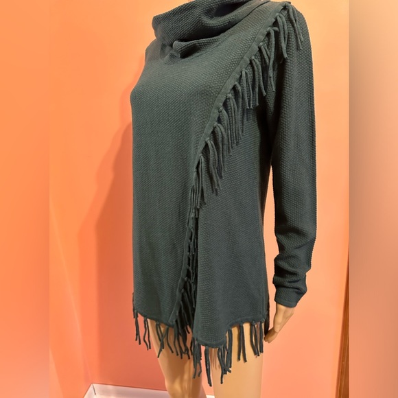 Women’s Sweater Size Small - Picture 8 of 11